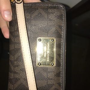 Michael Kors Wristlet